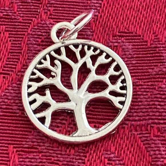 5/$10❤️❤️❤️NEW Tibetan Silver Tree Of Life Charm Pendant - Picture 1 of 3